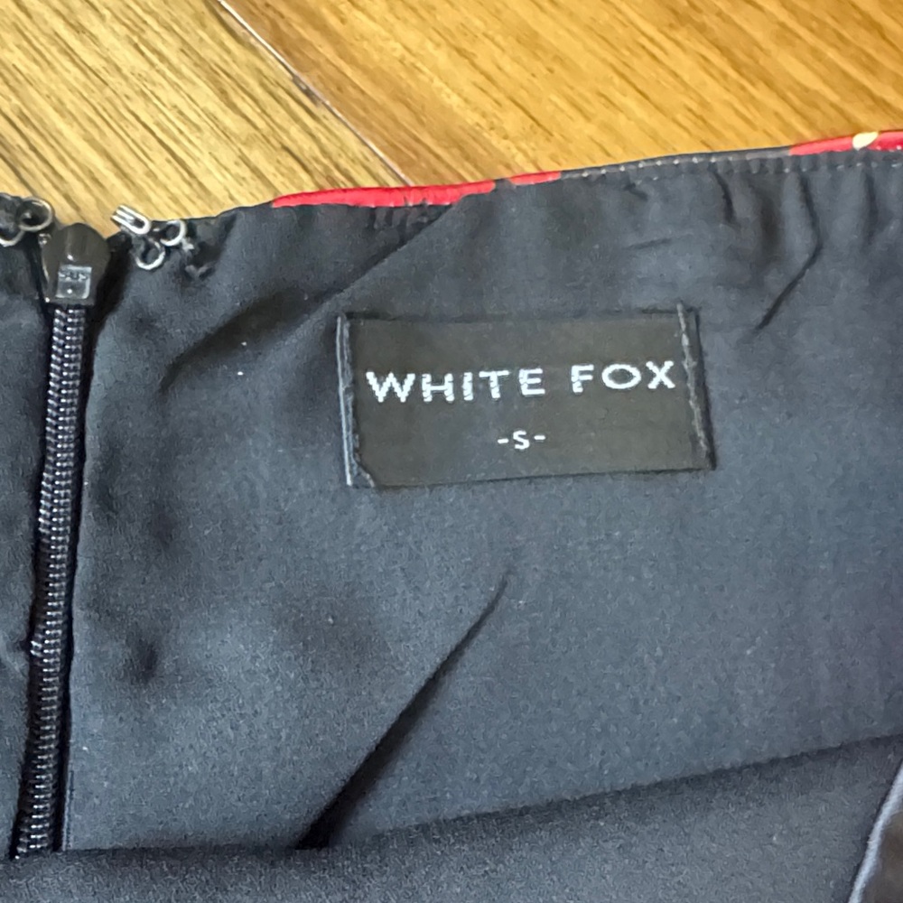 White Fox Boutique Black and Red Floral Mini Skirt - Picture 4 of 4